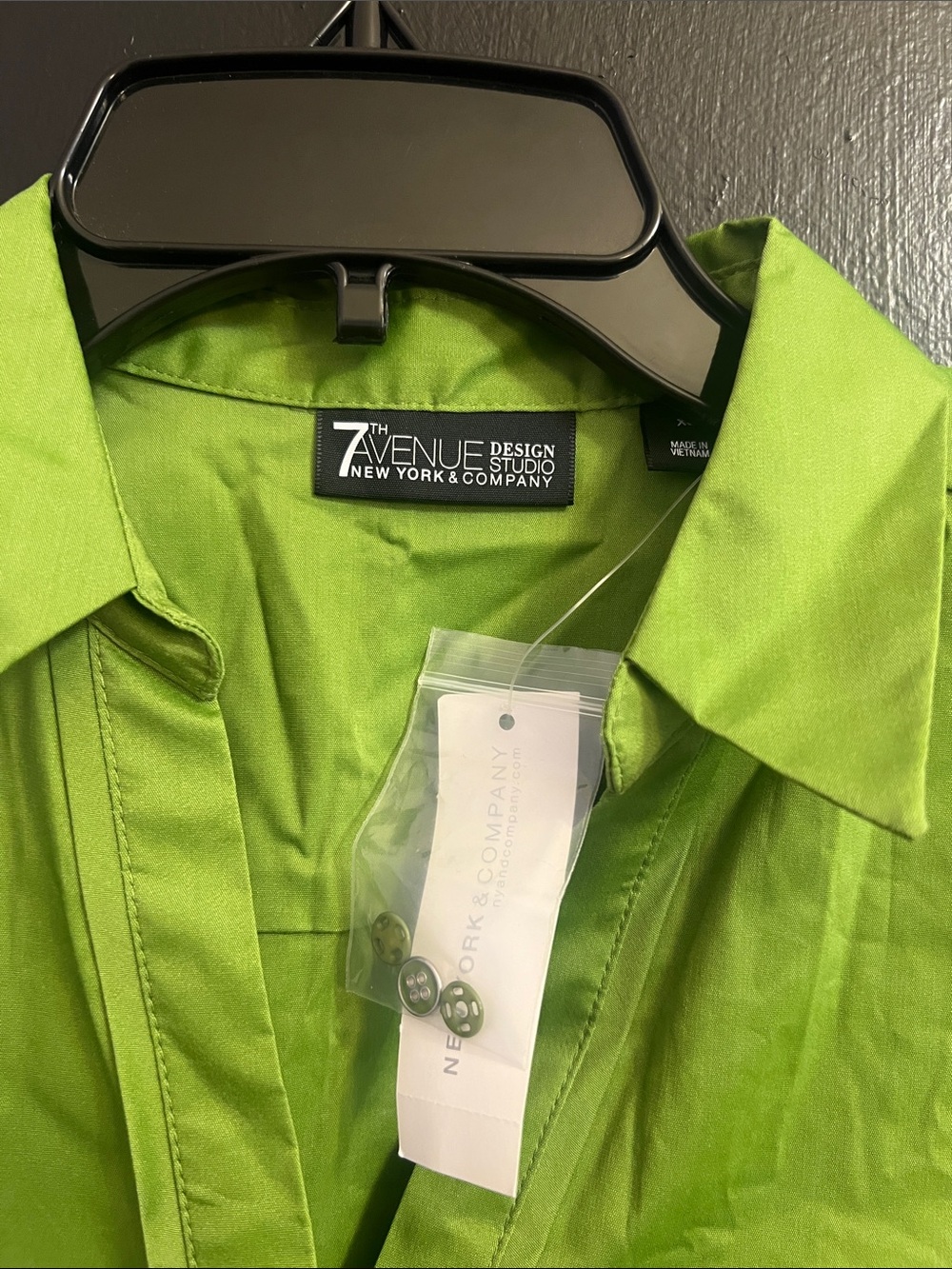 NY&Co Leaf Green Short Sleeve Silver Button-Up Blouse - Picture 2 of 5